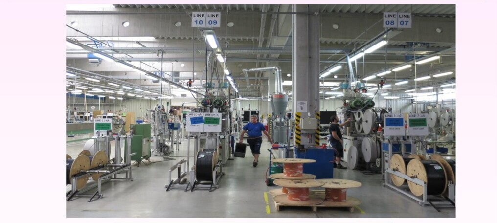 Production operator, 2. image